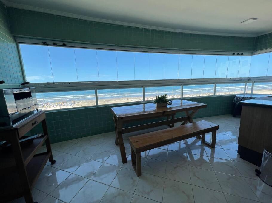 Apartamento Guilhermina De Frente Para O Mar プライア・グランデ エクステリア 写真